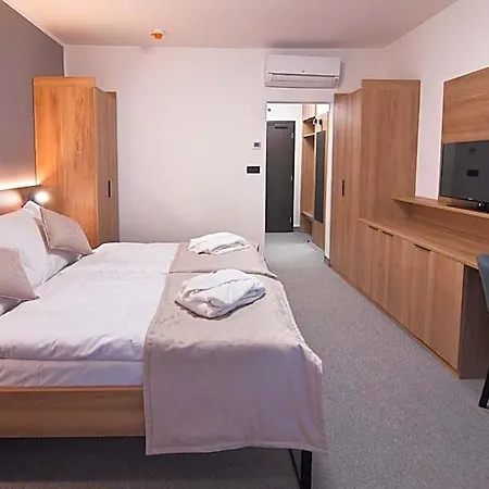 Slovakia 3* Nová Dubnica