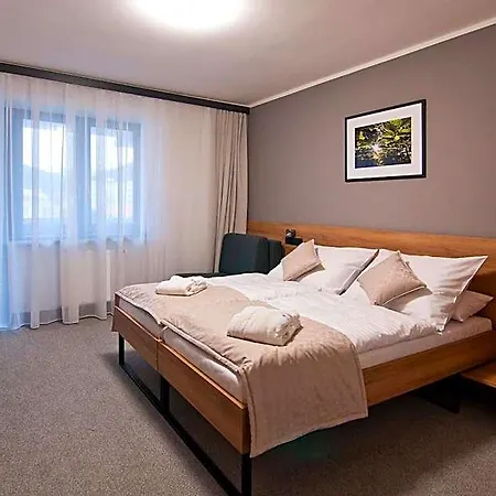 Slovakia 3*