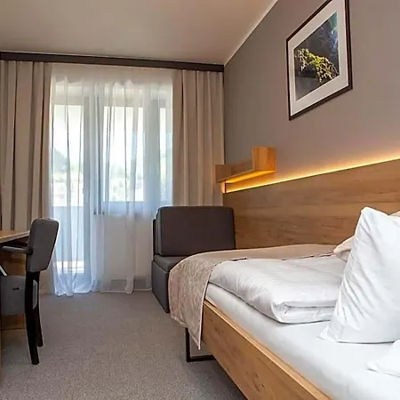 Slovakia 3*